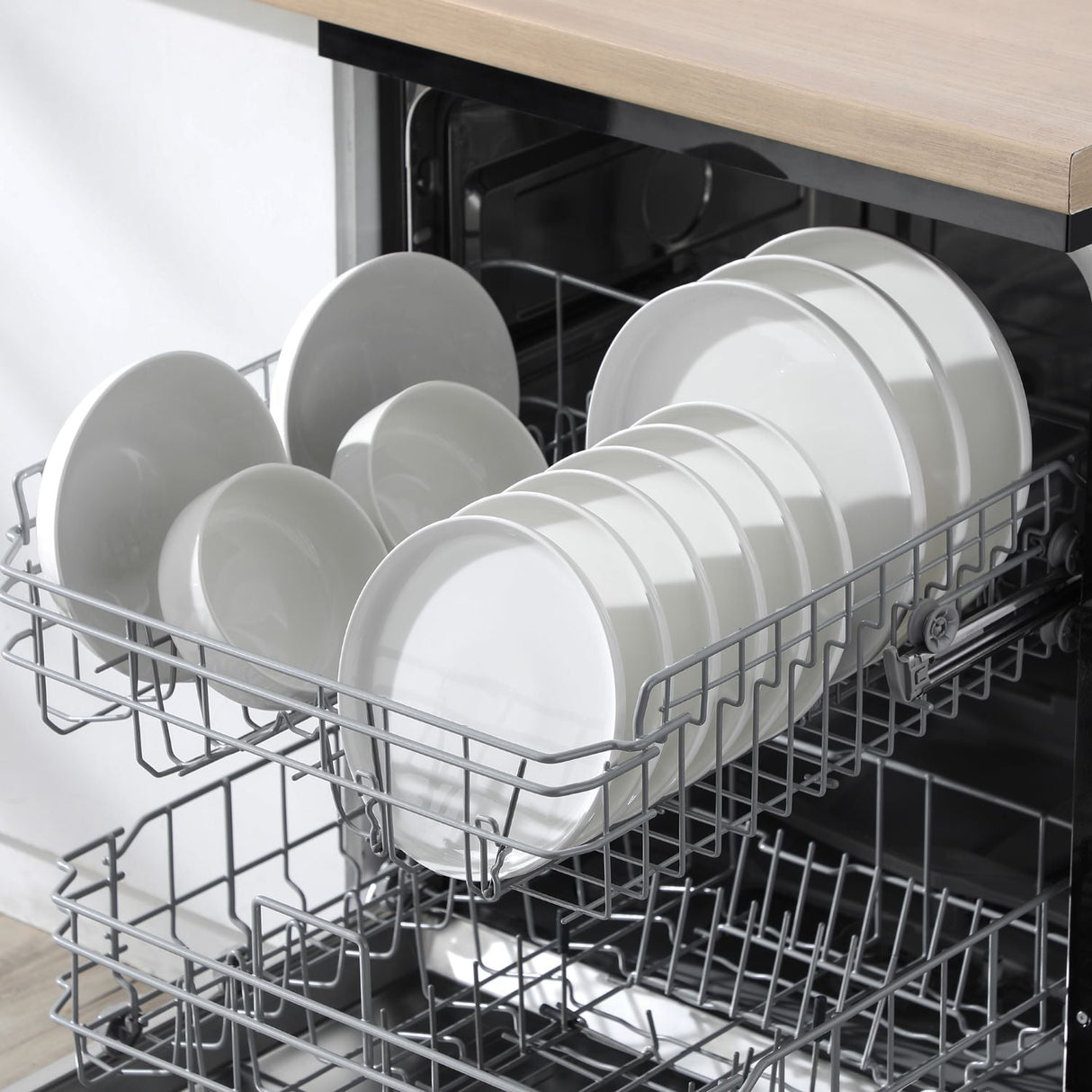 Luna 24 Piece Dinnerware Set for 6