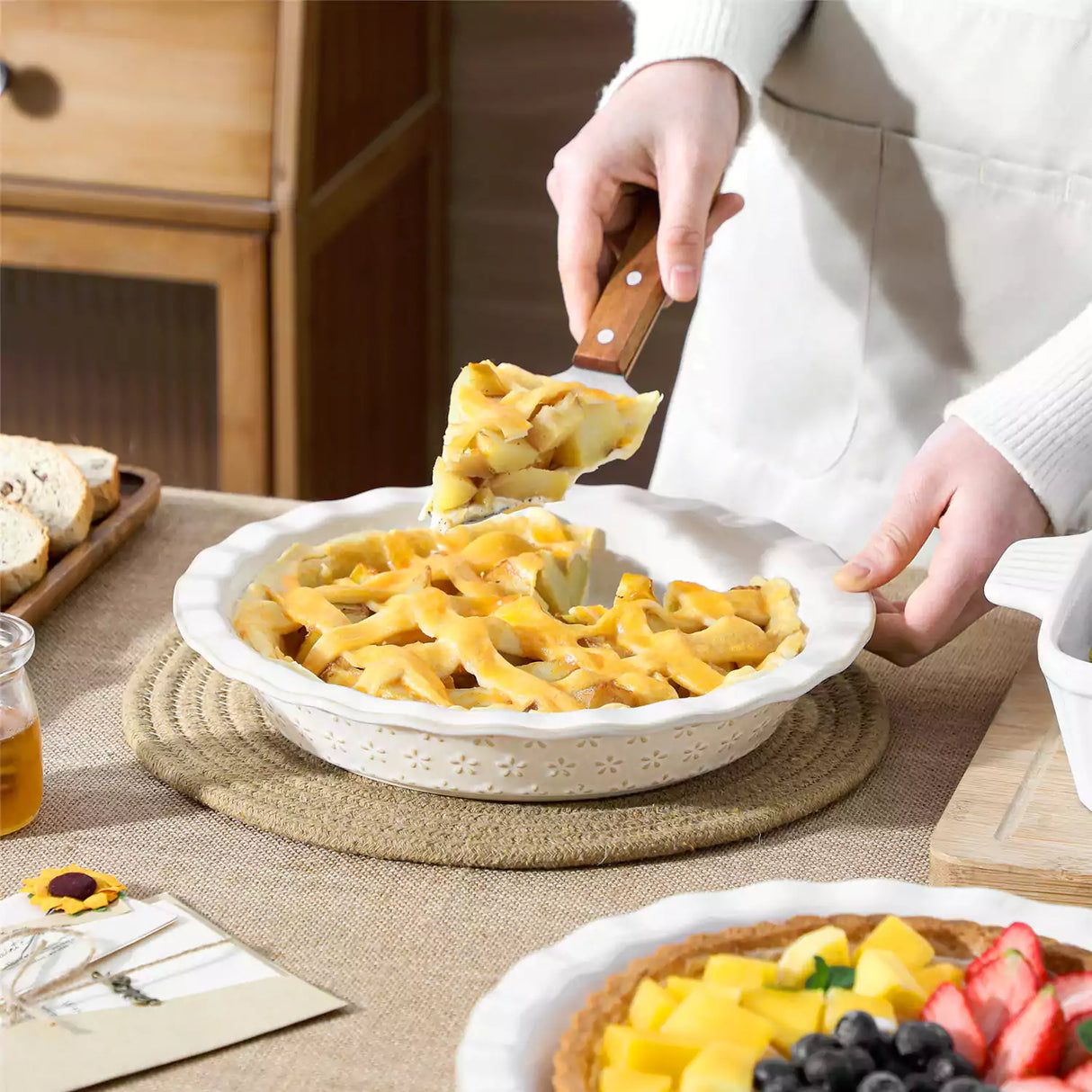 Lydia Fluted Pie Pan