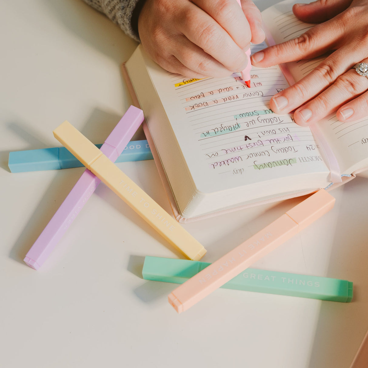 Do Great Things Highlighters Set