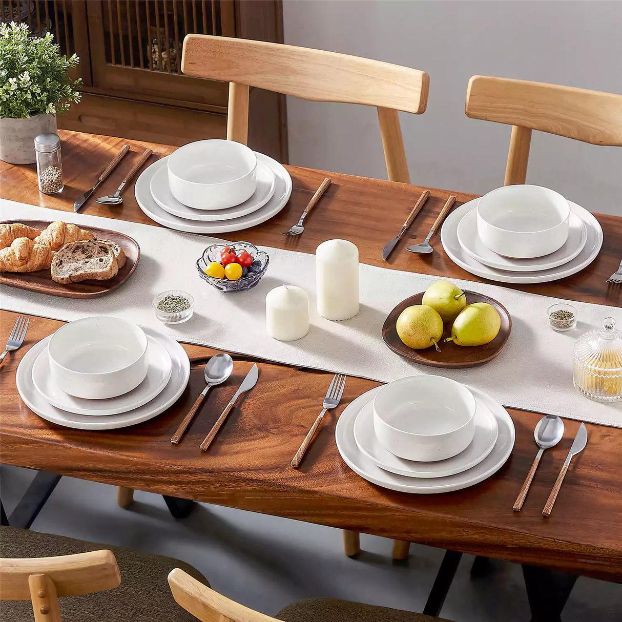 Tara 24 Piece Dinnerware Set for 8