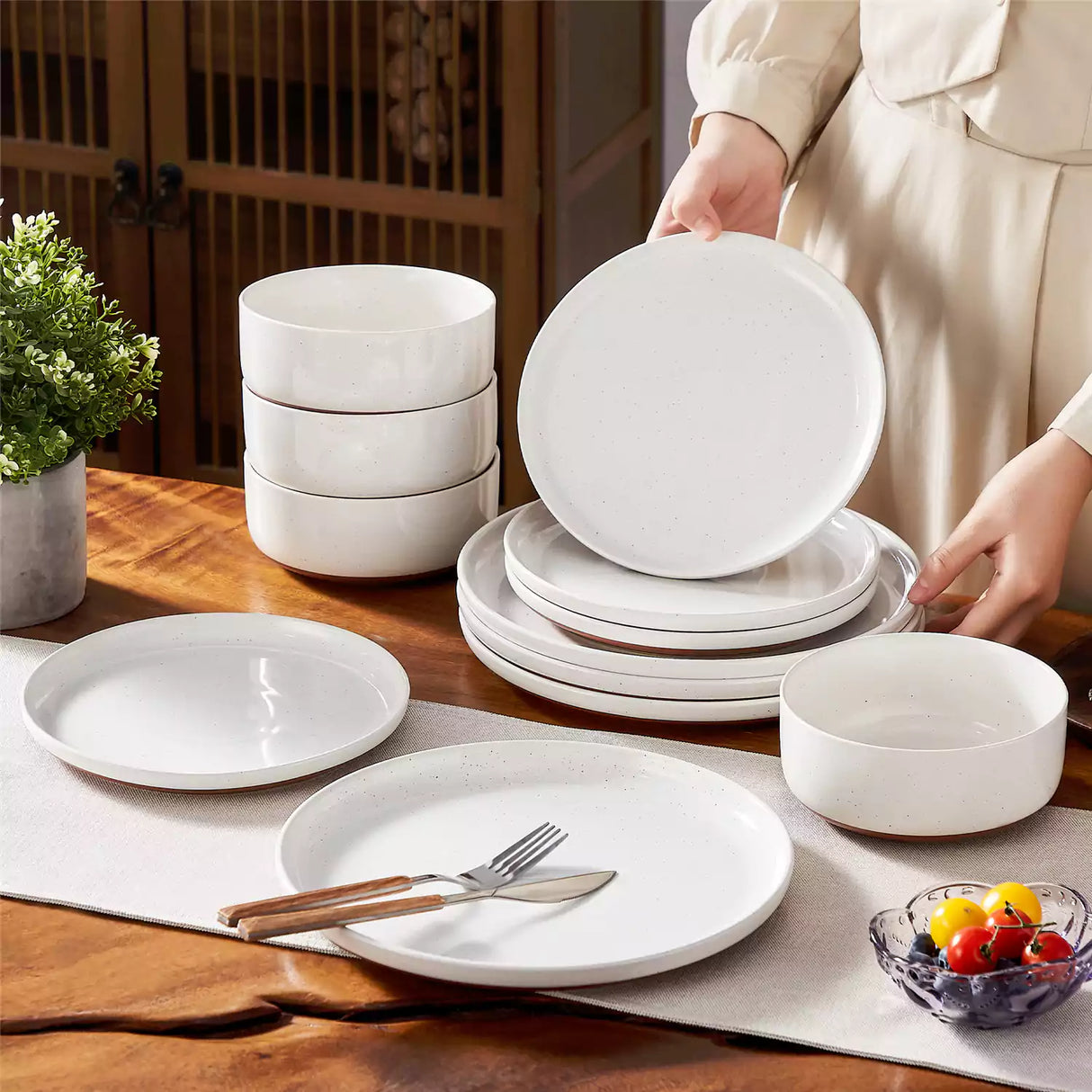 Tara 24 Piece Dinnerware Set for 8