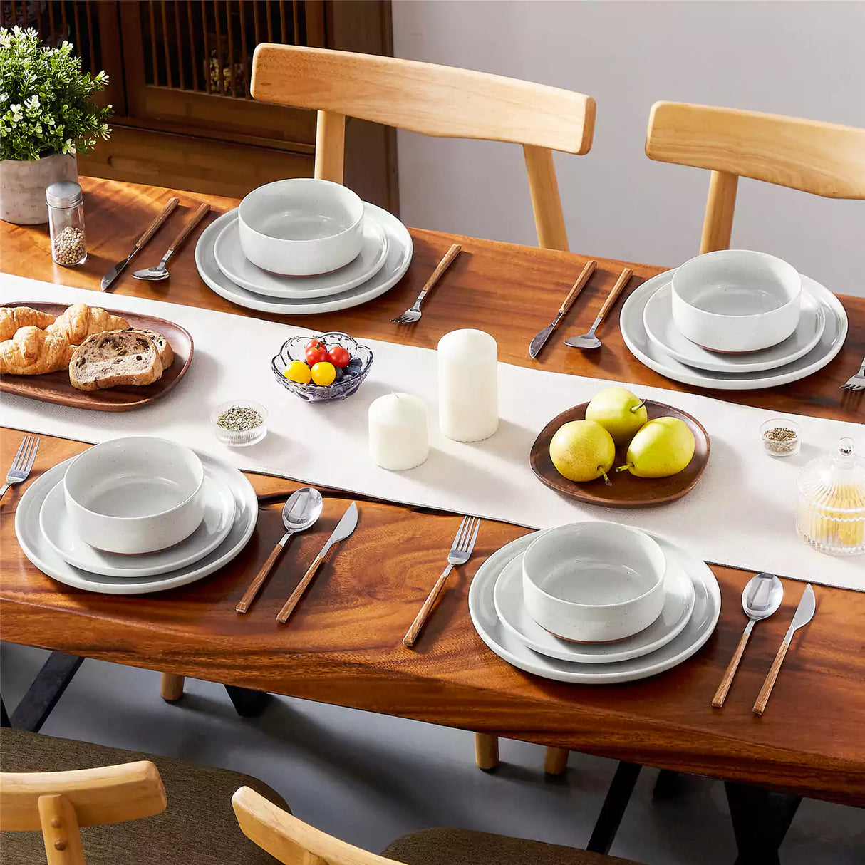 Tara 24 Piece Dinnerware Set for 8