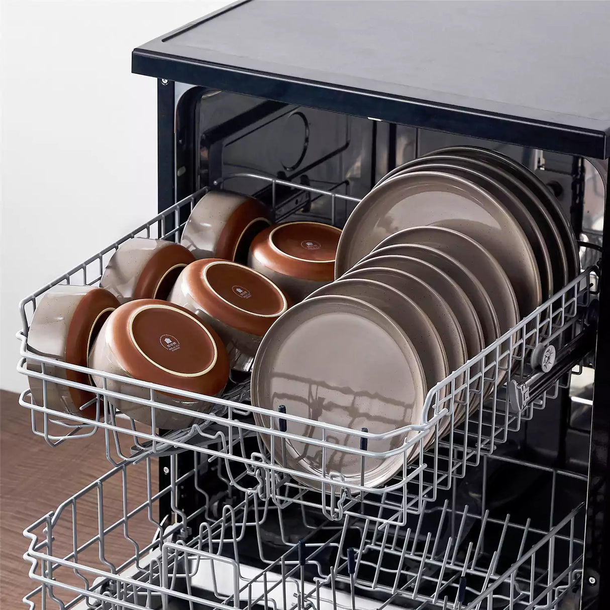Tara 18 Piece Stoneware Dinnerware Set