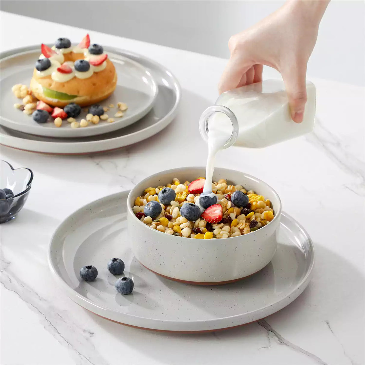 Tara 18 Piece Dinnerware Set