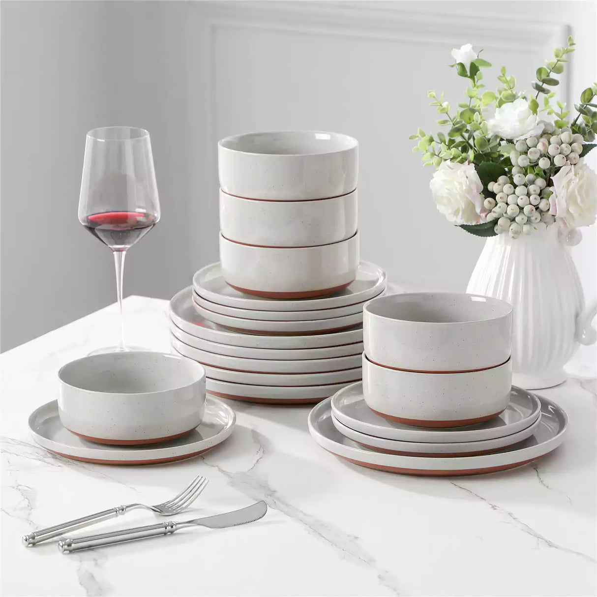 Tara Pink 18 Piece Dinnerware Set