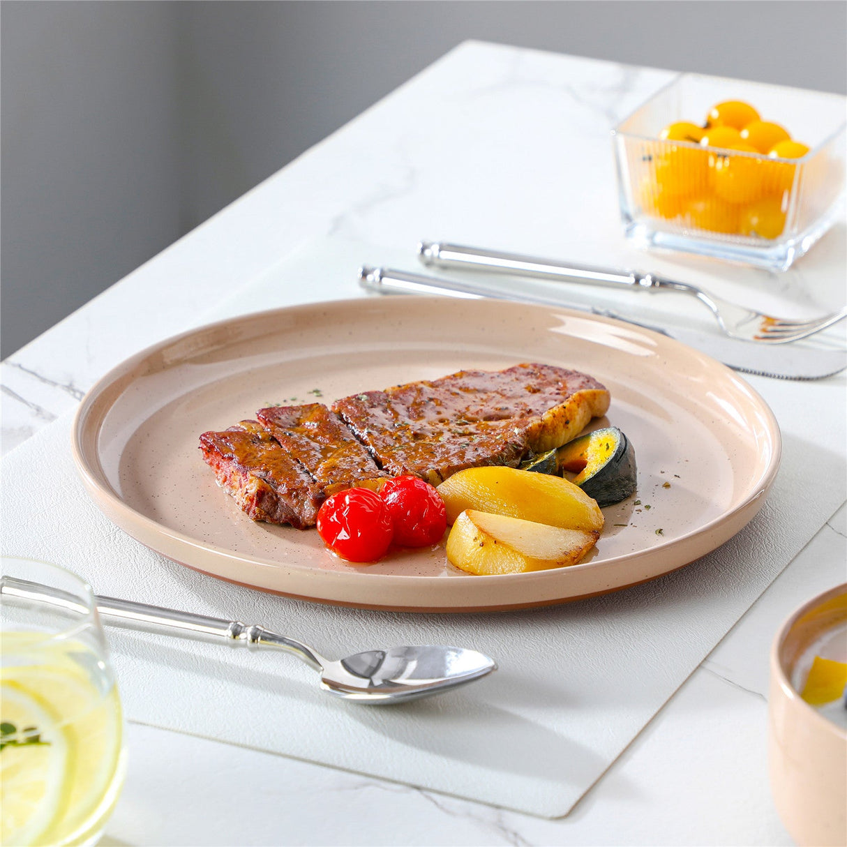 Tara Brown 18 Piece Dinnerware Set