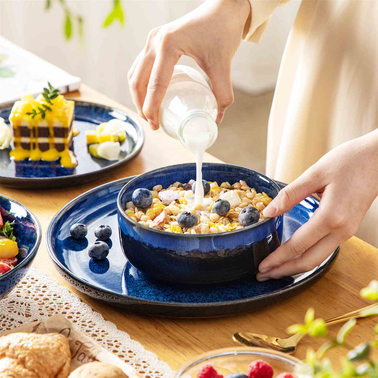 Starry Lipped-Edge 24 Piece Dinnerware Set