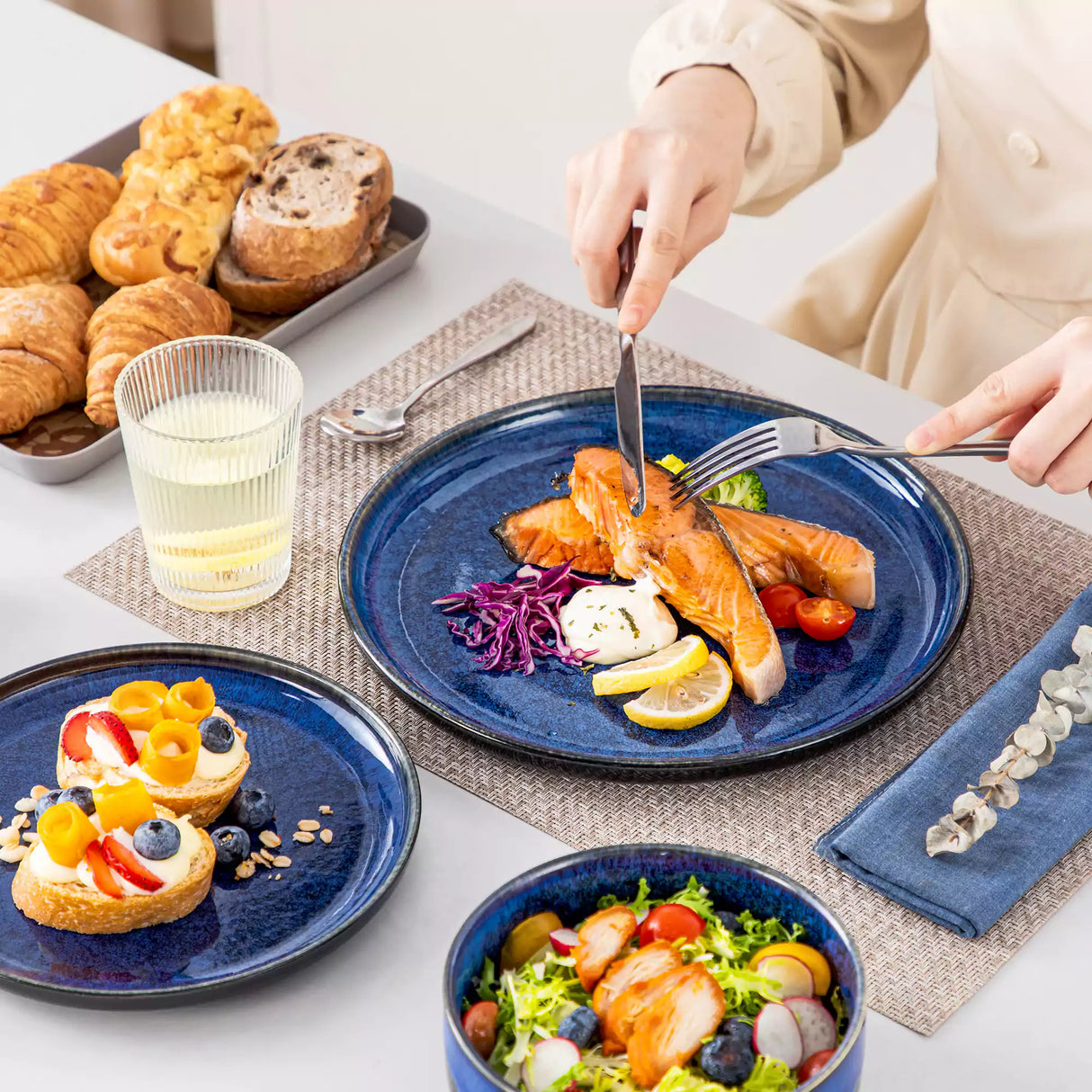 Starry Lipped-Edge 12 Piece Dinnerware Set