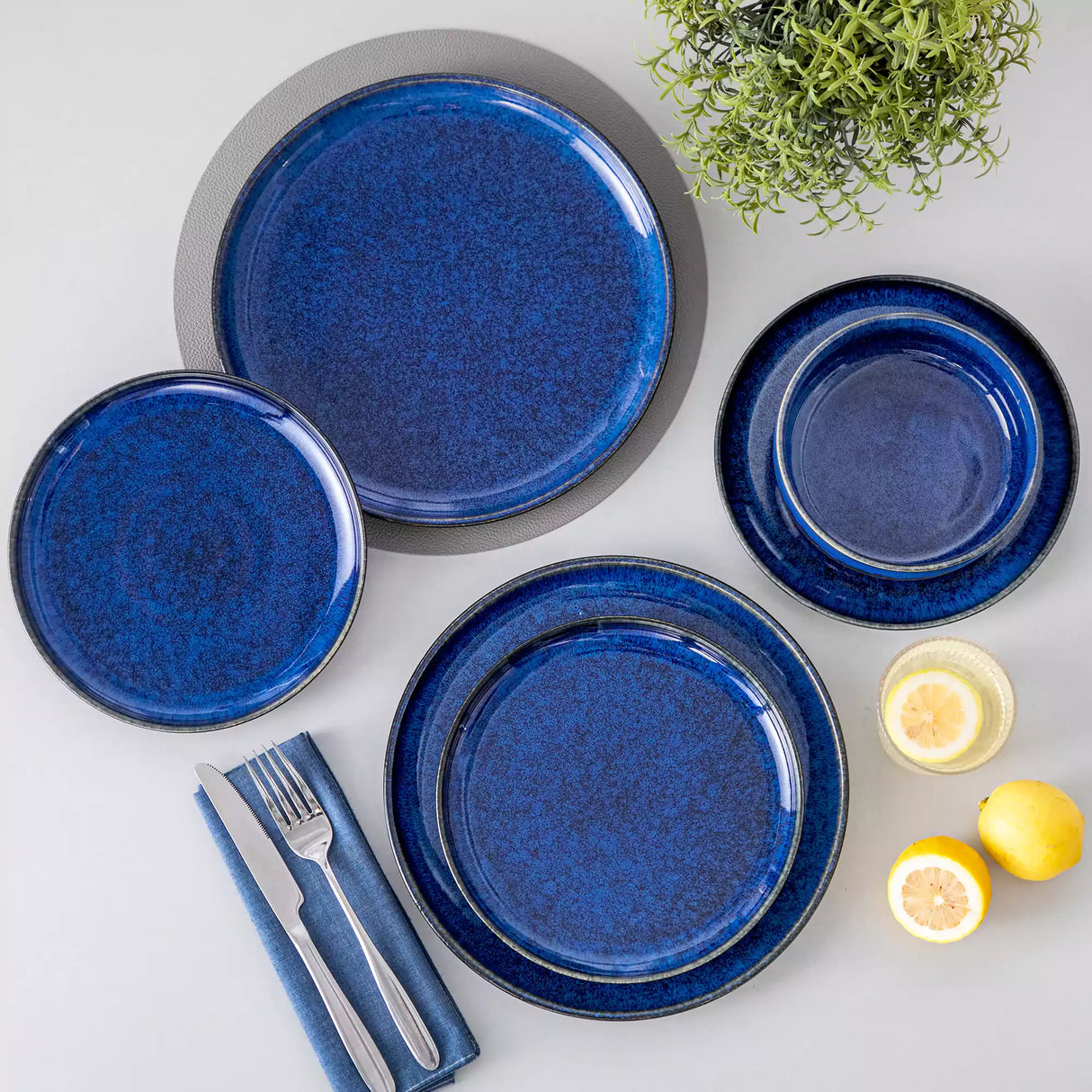 Starry Lipped-Edge 12 Piece Dinnerware Set