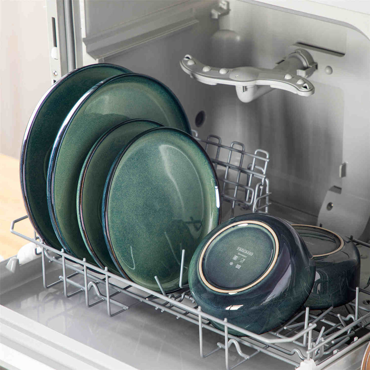 Starry Lipped-Edge 18 Piece Dinnerware Set