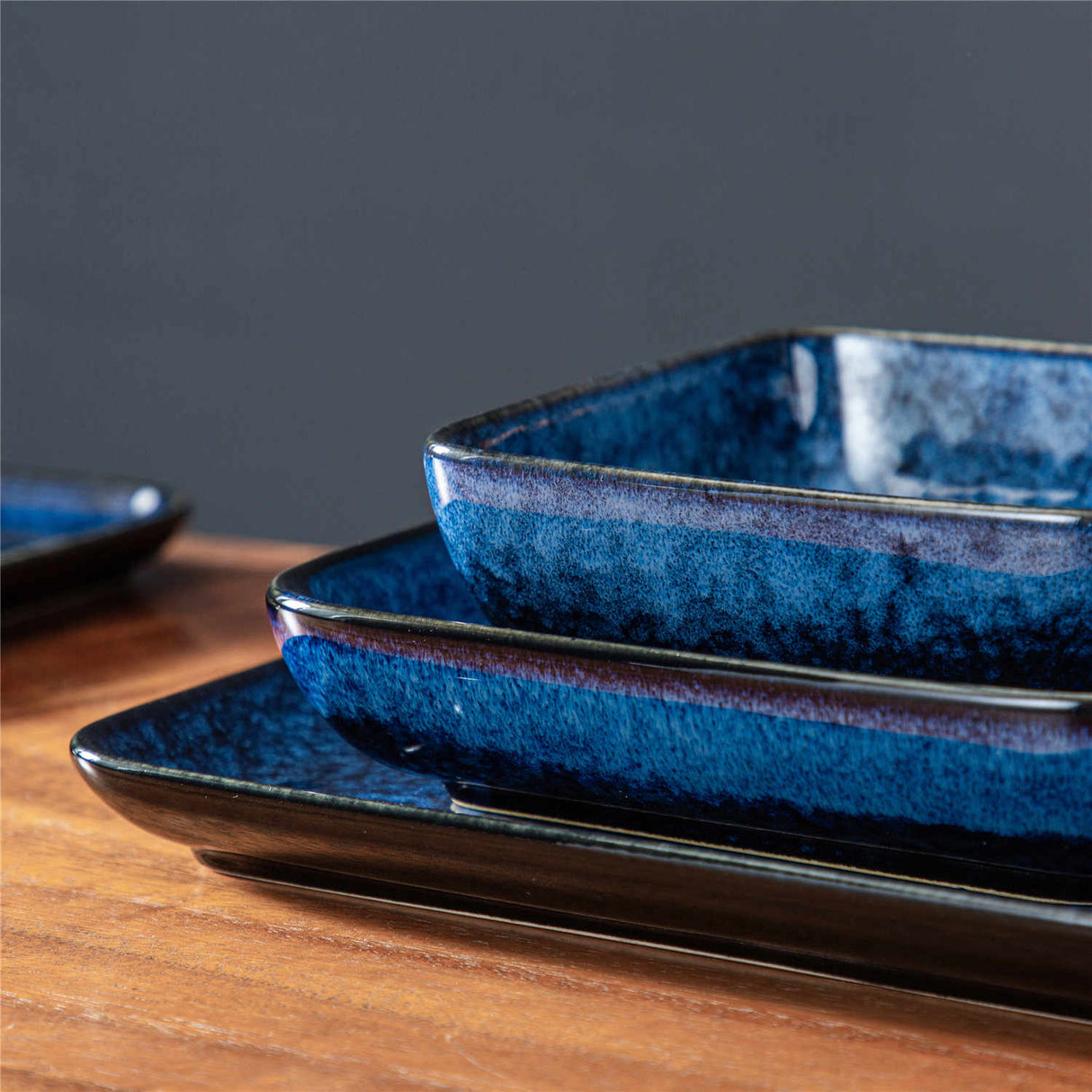 Stern 16 Piece Dinnerware Set