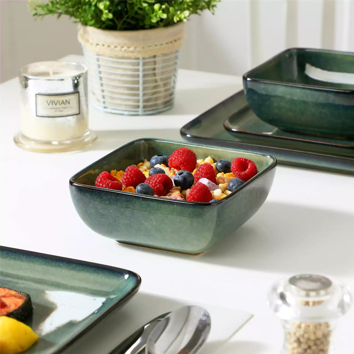 Stern 18 Piece Dinnerware Set