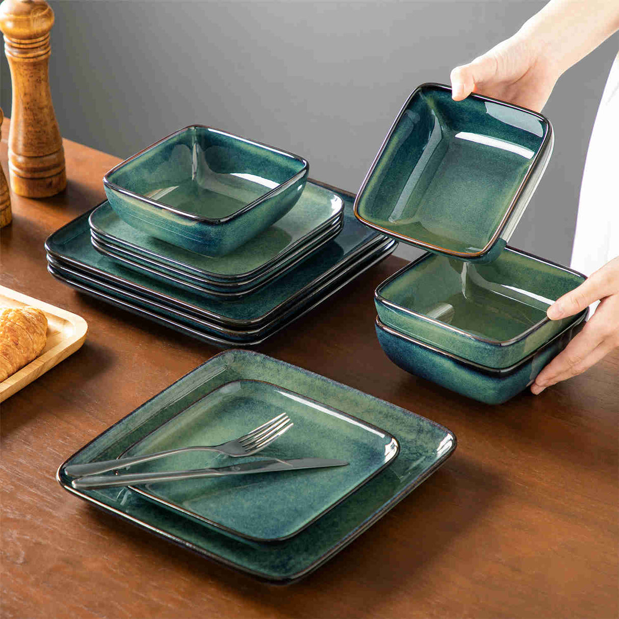 Stern 12 Piece Dinnerware Set