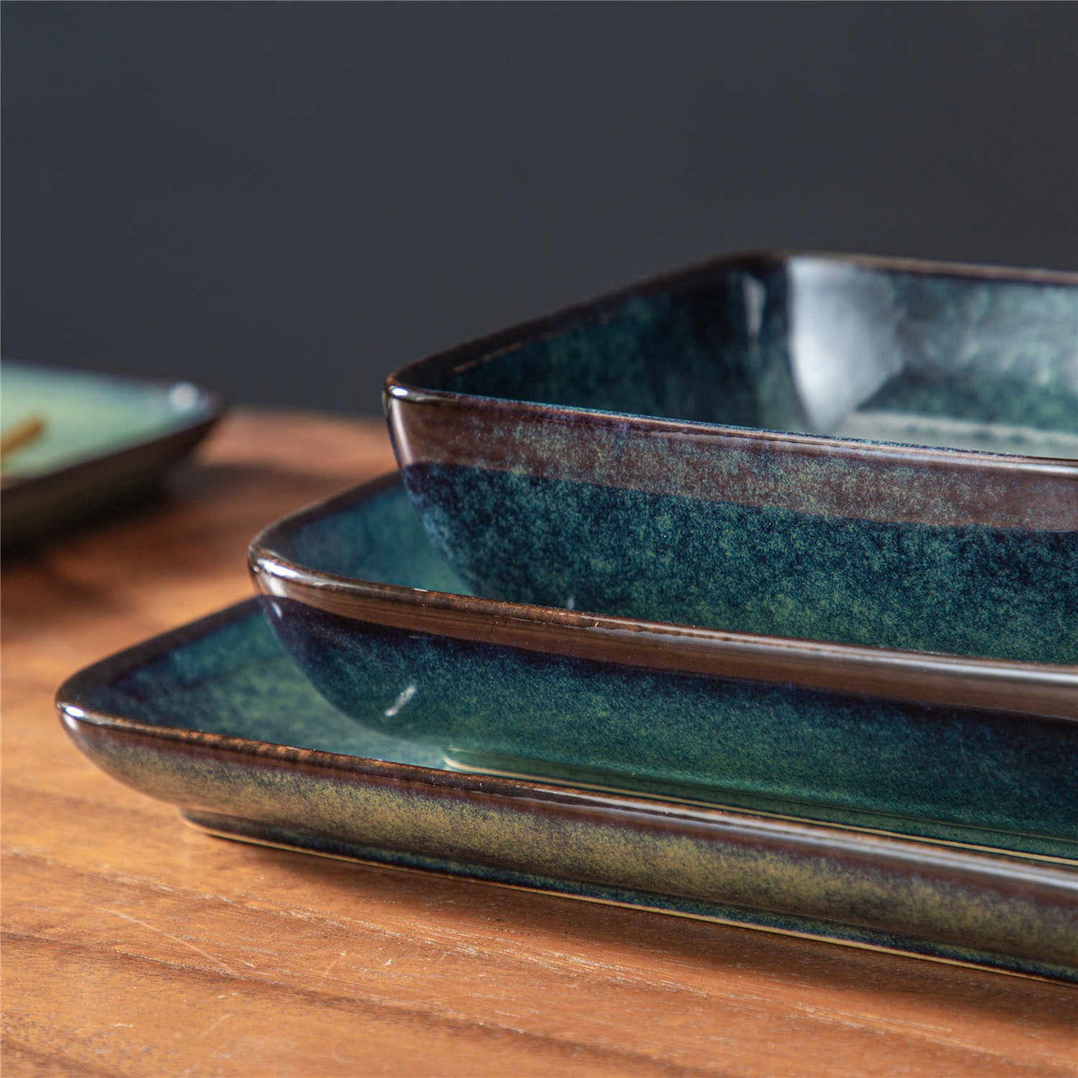 Stern 16 Piece Dinnerware Set