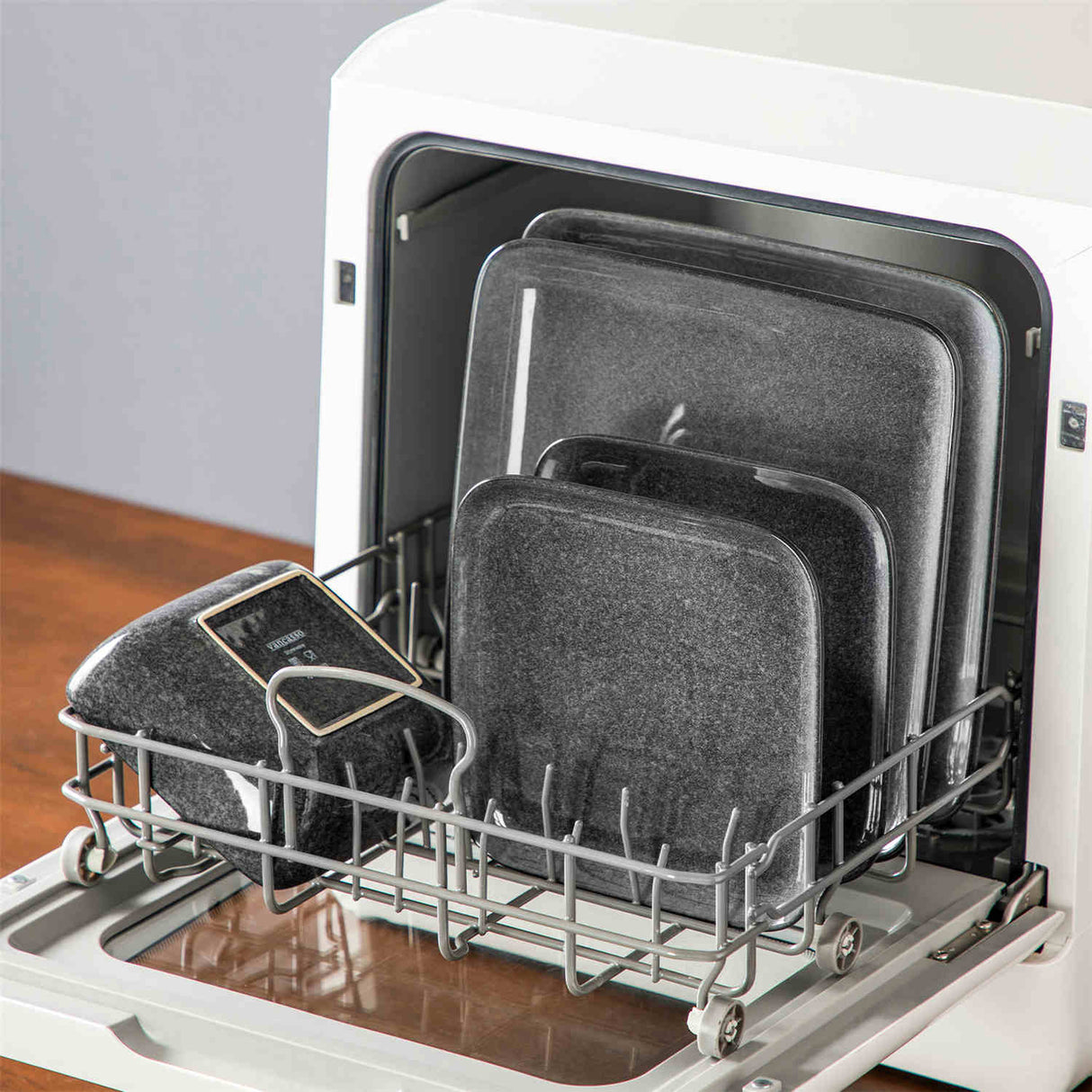 Stern 12 Piece Dinnerware Set