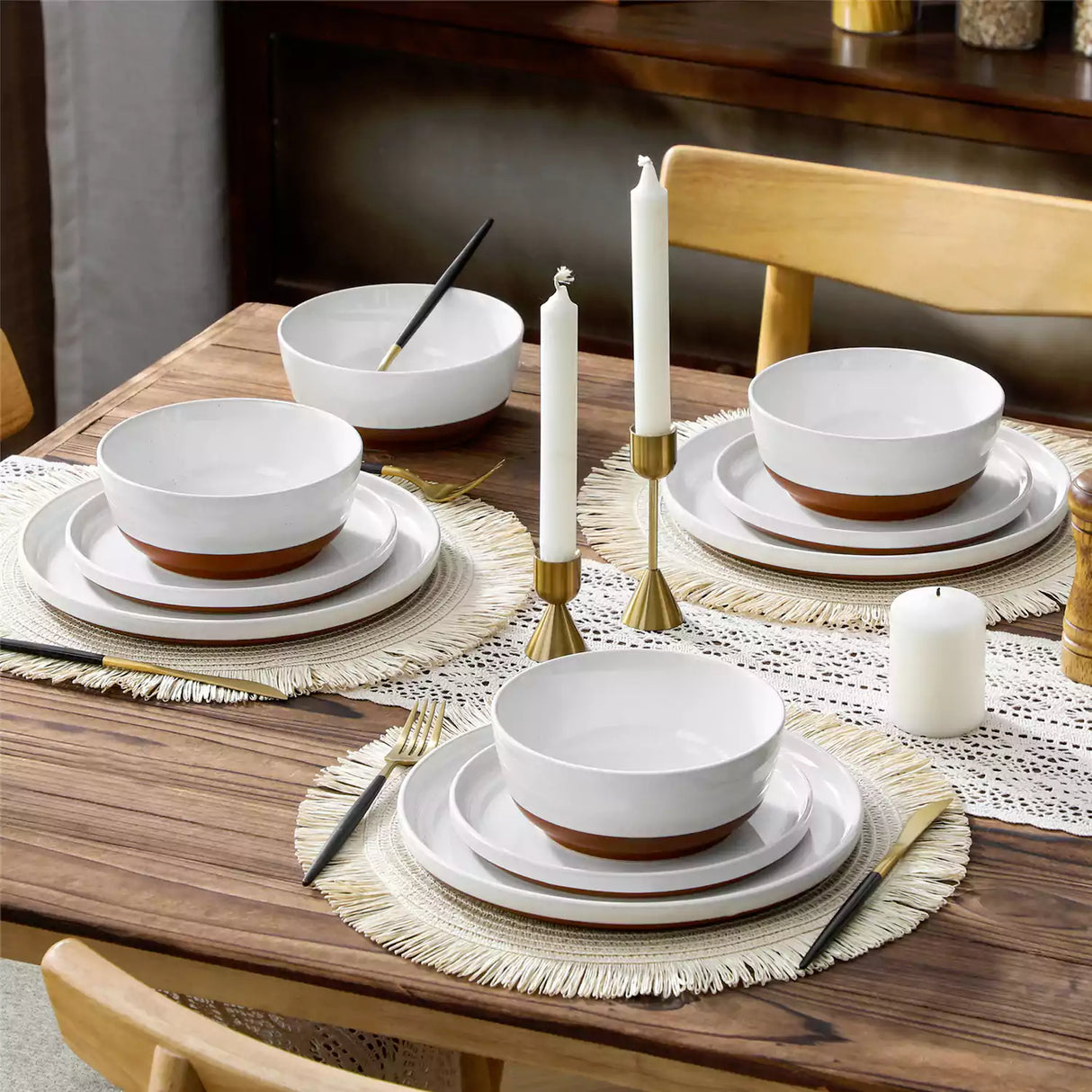 Zora 18 Piece Dinnerware Set