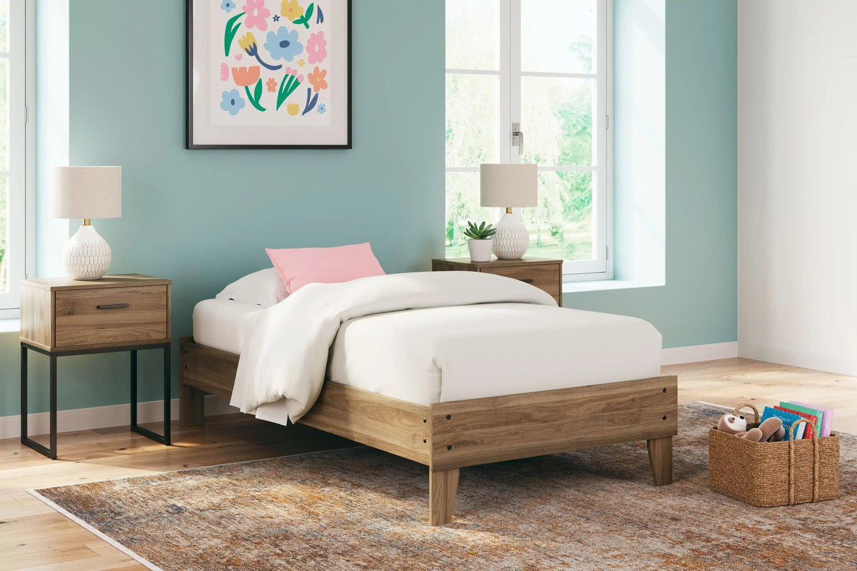 Deanlow - Platform Bed - Best Buy Furniture