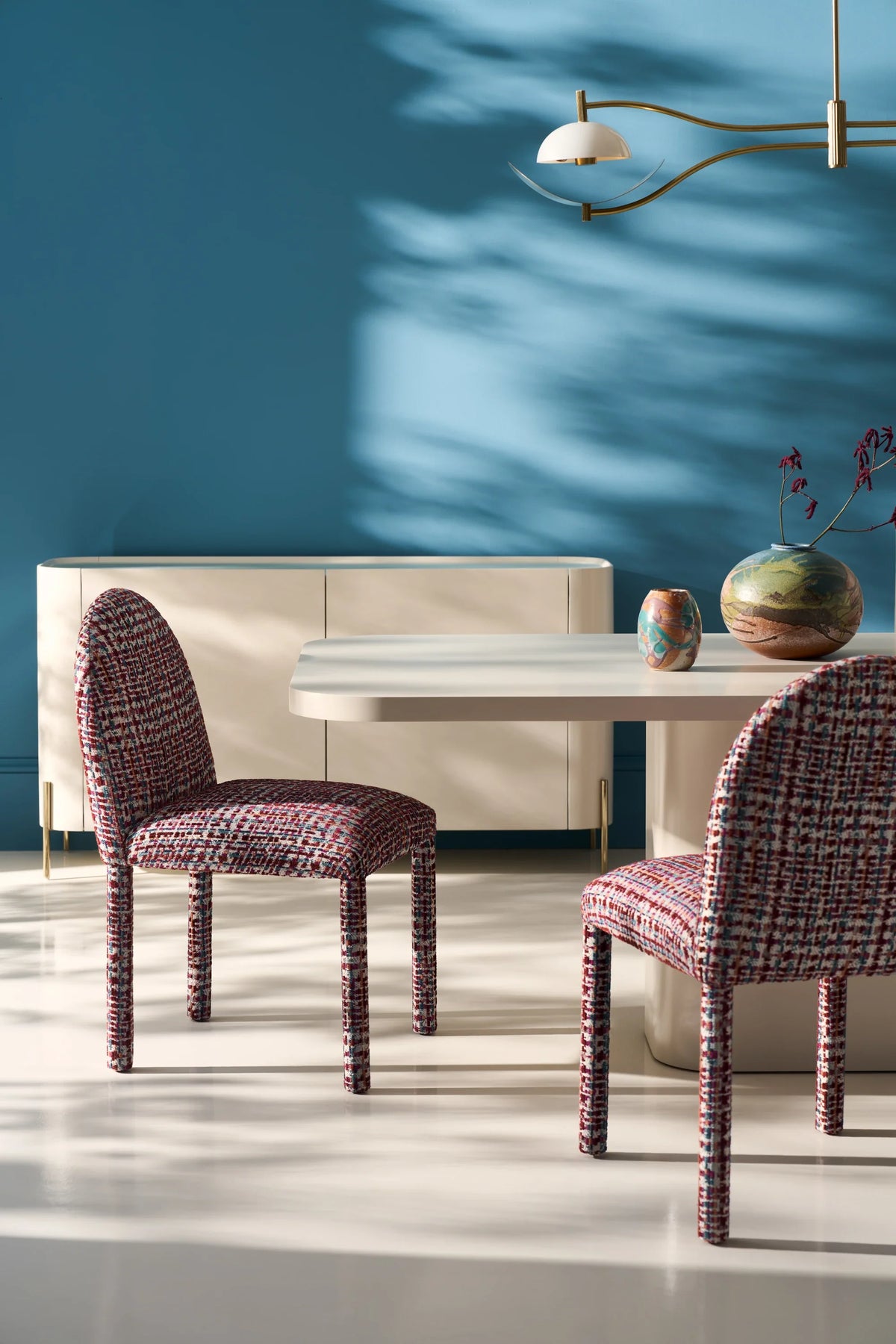 Atom Dining Table