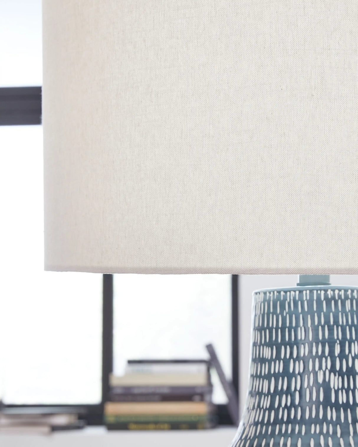 Schylarmont - Metal Table Lamp - Antique Gray / White - Best Buy Furniture