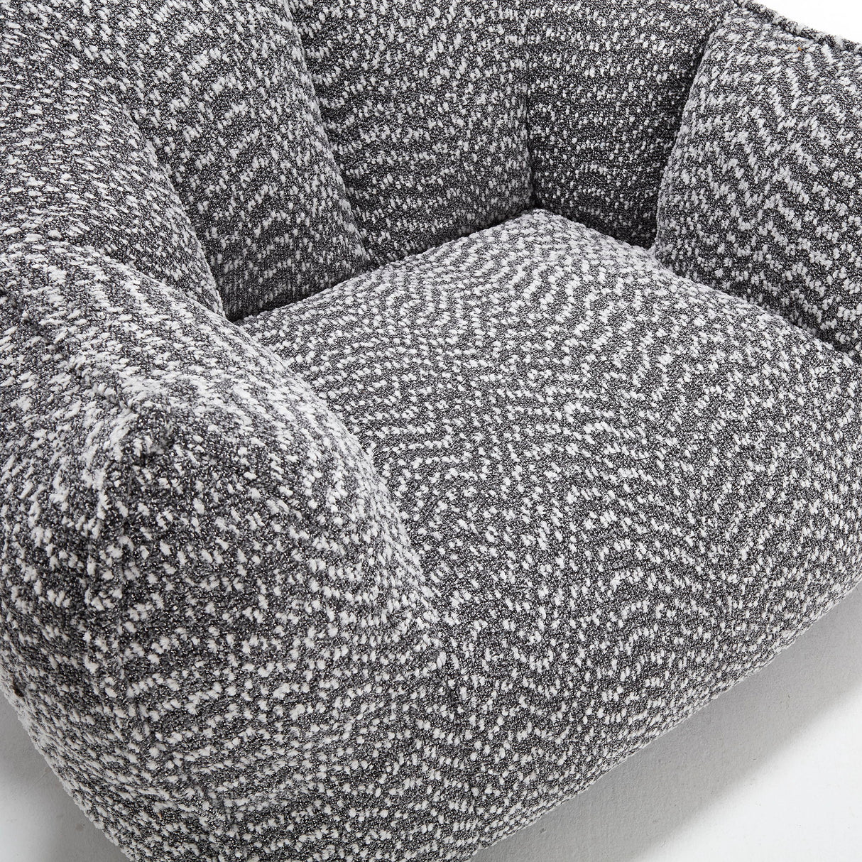 Comfortable Sofa Chairs With Highly Resilient Foam For Living Rooms And Bedrooms