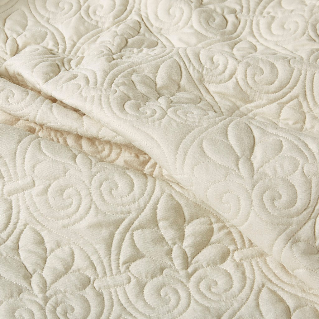 3 Piece Split Corner Pleated Quilted Bedspread