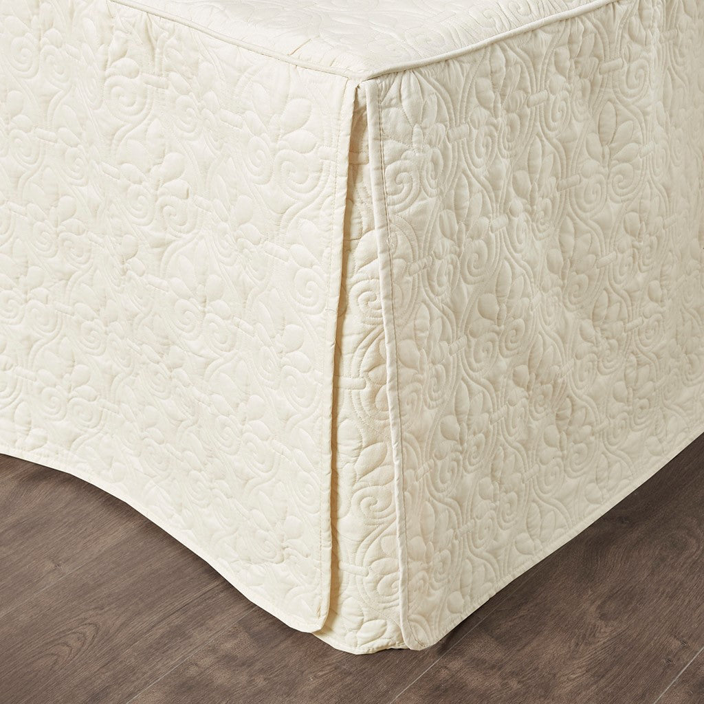 3 Piece Split Corner Pleated Quilted Bedspread