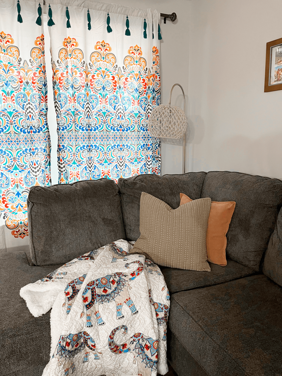 Hati Elephants Sherpa Throw