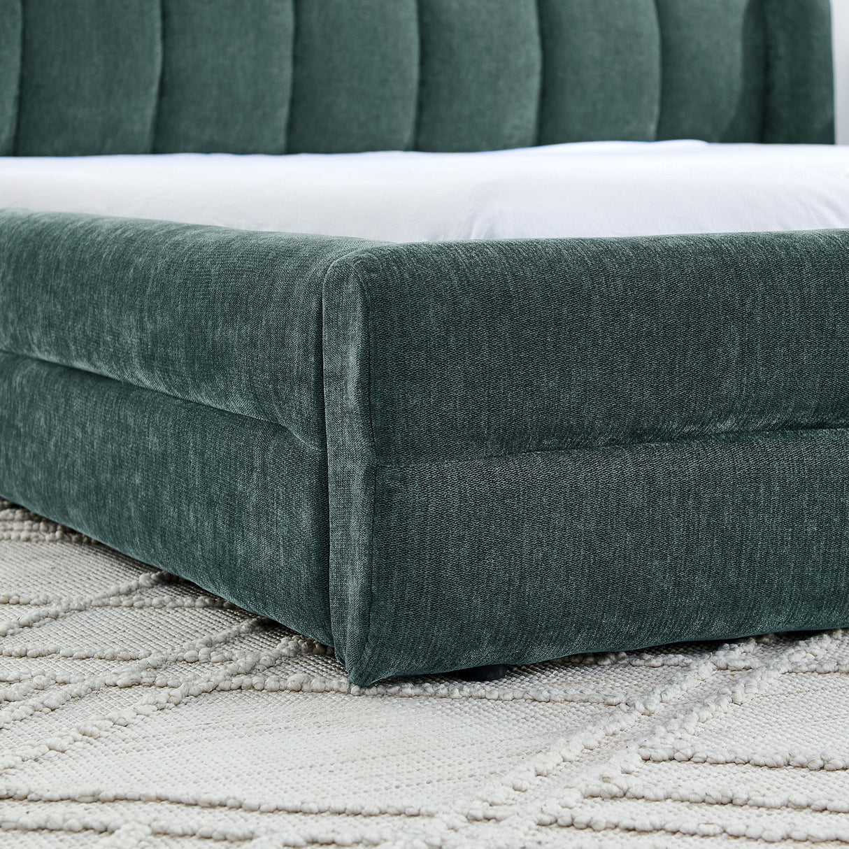 Modern Upholstered Bed Frame With Thick Fabric And Headboard
