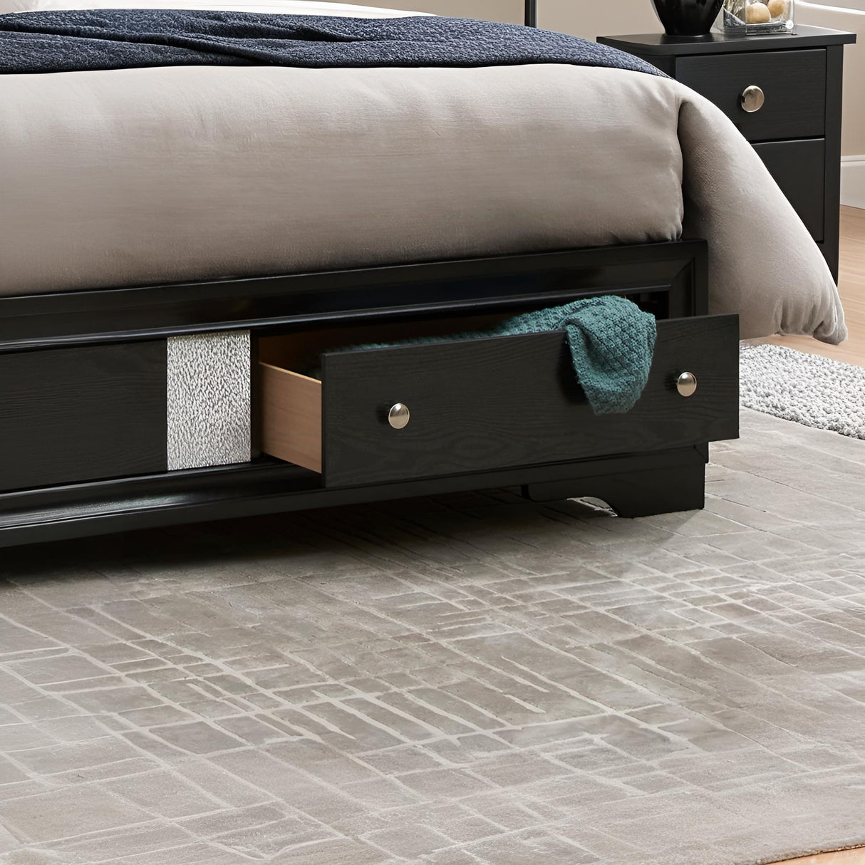 Madrid G02350B-QB Queen Bed