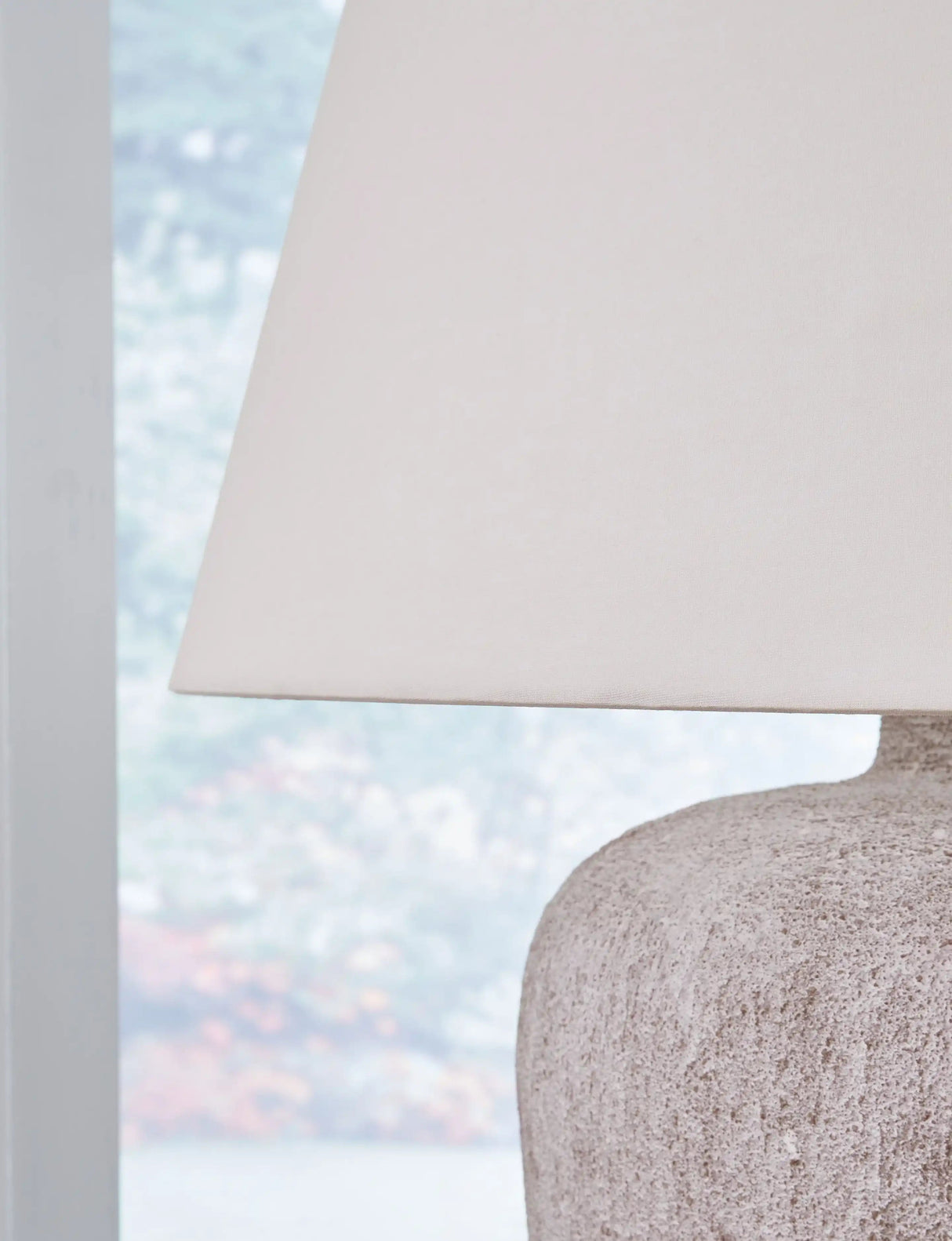 Danry - Metal Table Lamp - Distressed Cream - Best Buy Furniture