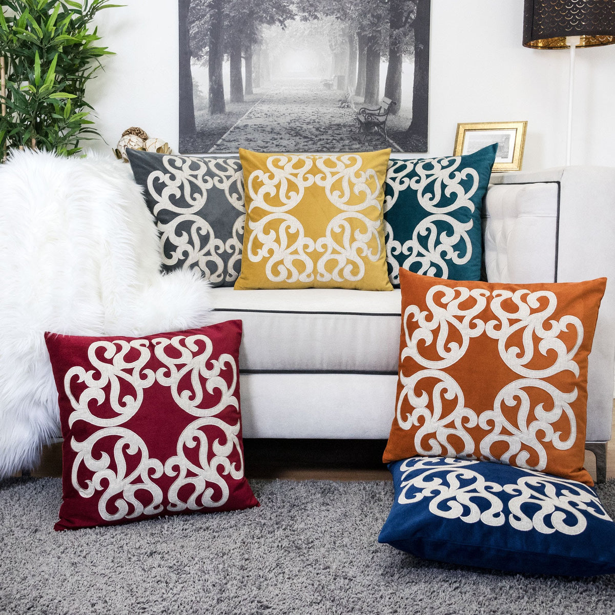 Dora Vintage Vine Set of 2 Decorative Pillows