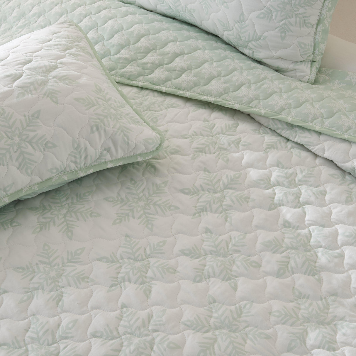 3 Piece Large Snowflake Quilt - Noemi Collection