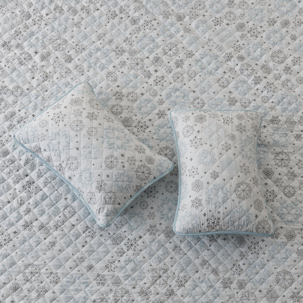 3 Piece Snowflake Quilt - Nova Collection