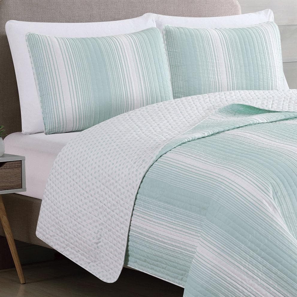 Everette Collection 3 Piece Ombre Striped Quilt Set