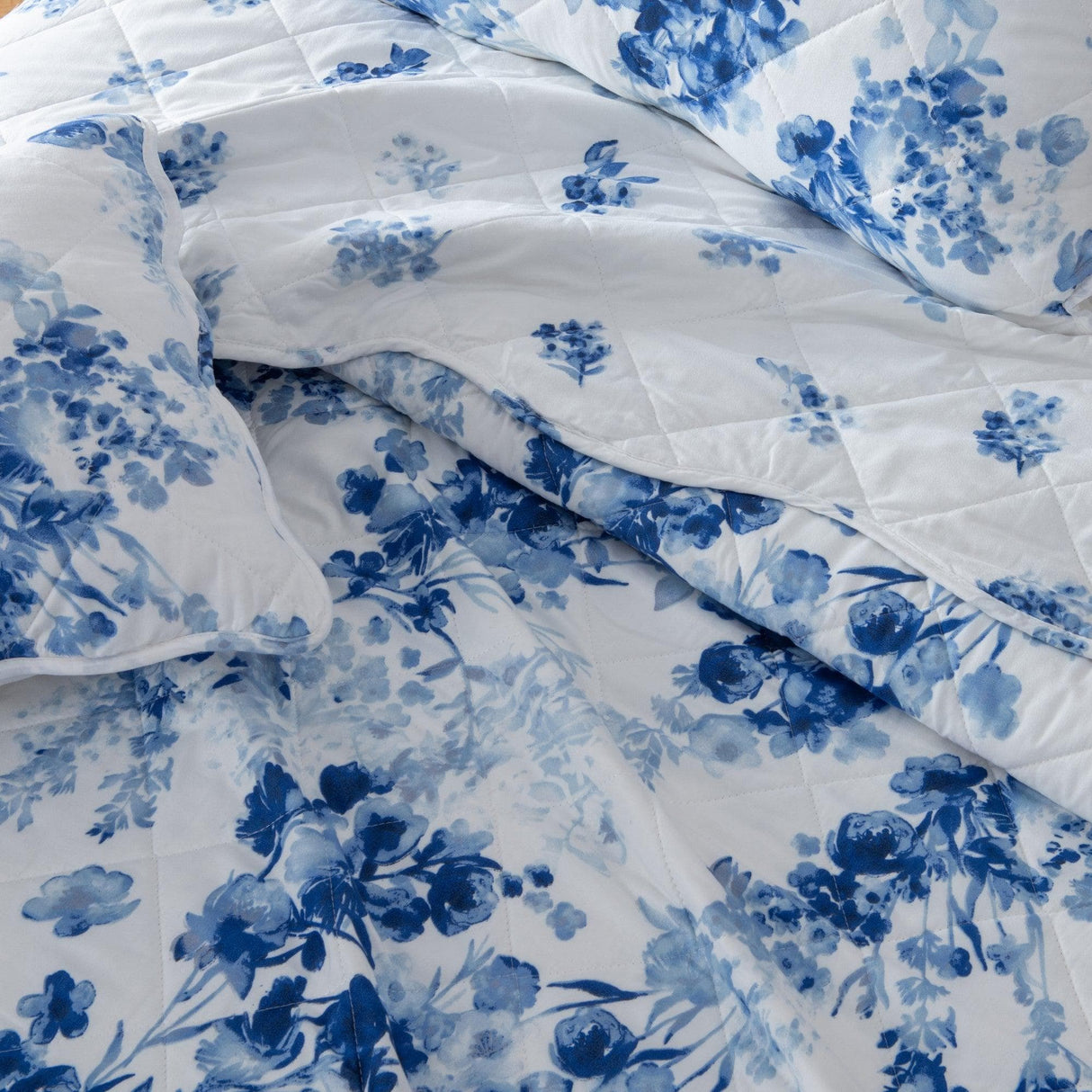 Watercolor Leaves 3 Piece Quilt Set - Jacqueline Collection