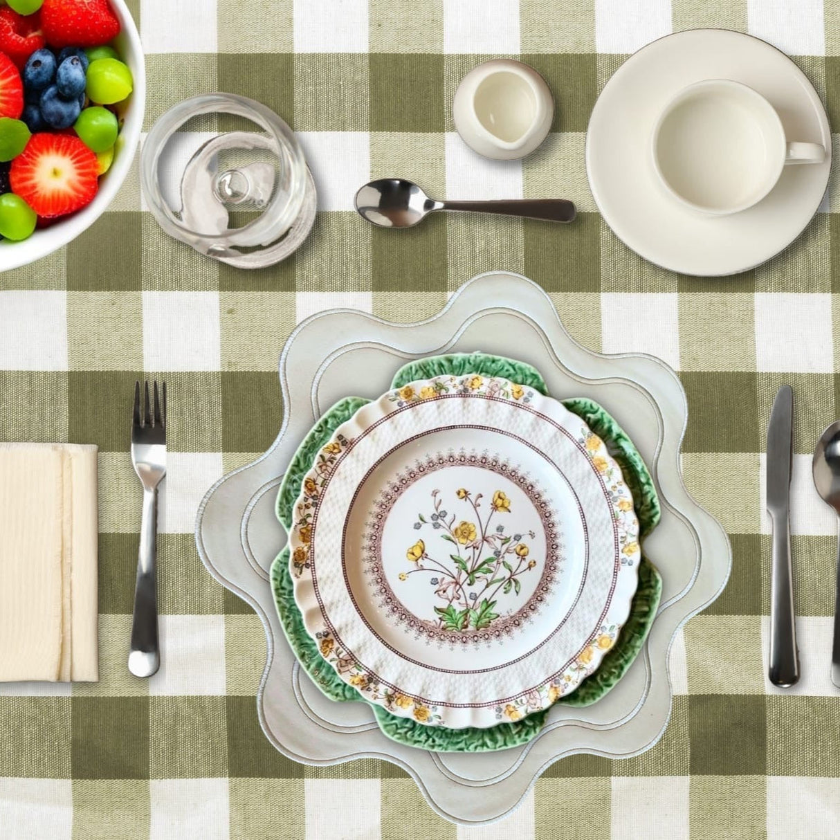 Haven White Wavy Edge Faux Leather Placemats