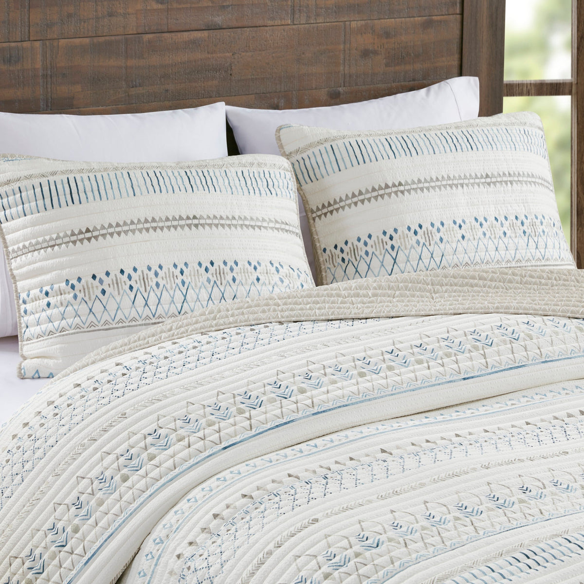 JLA Seersucker Quilt Set with Antimicrobial Finish - view 13