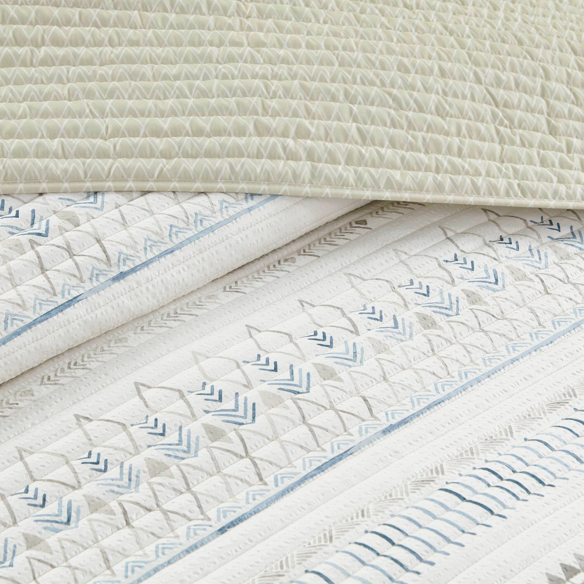 JLA Seersucker Quilt Set with Antimicrobial Finish - view 9