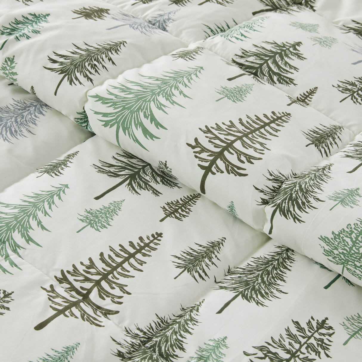 Reversible Christmas Comforter and Sham Set - Holiday Lodge Odette Collection