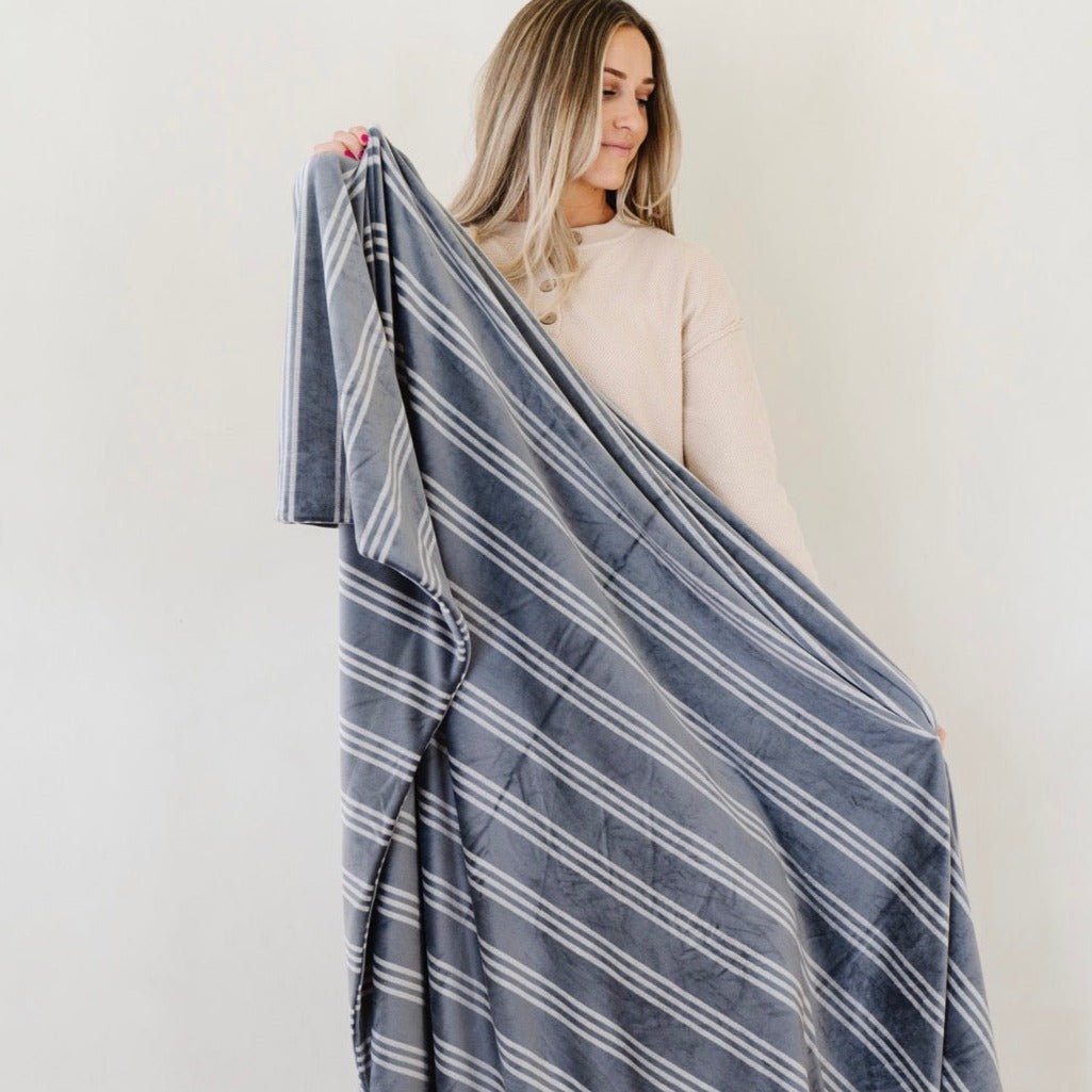 Saranoni MINKY STRETCH XL THROW BLANKETS in Stripe