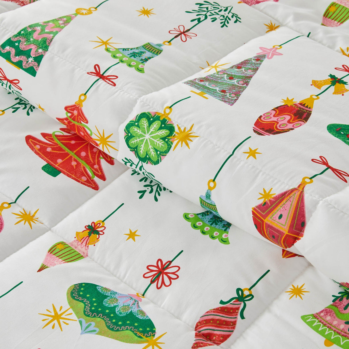 Reversible Christmas Comforter and Sham Set - Holiday Lodge Odette Collection