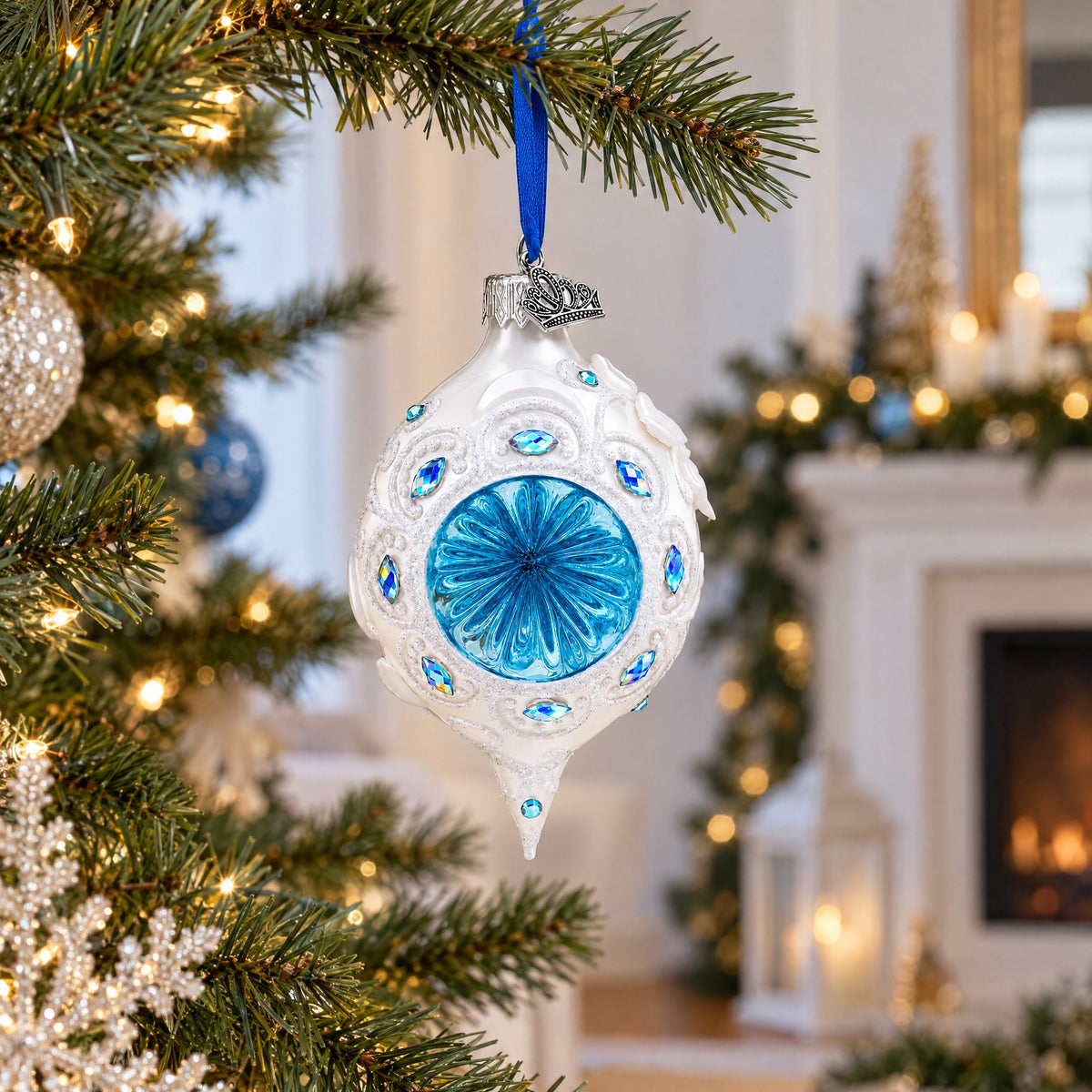 Vintage Style White and Blue Reflector Pointed Teardrop Finial Glass Christmas Ornament