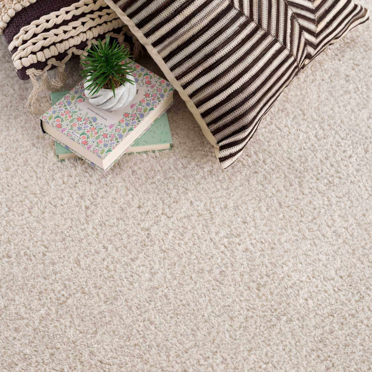 Velora Light Beige Wavy Abstract Modern Minimalist Polyester Machine Woven Area Rug