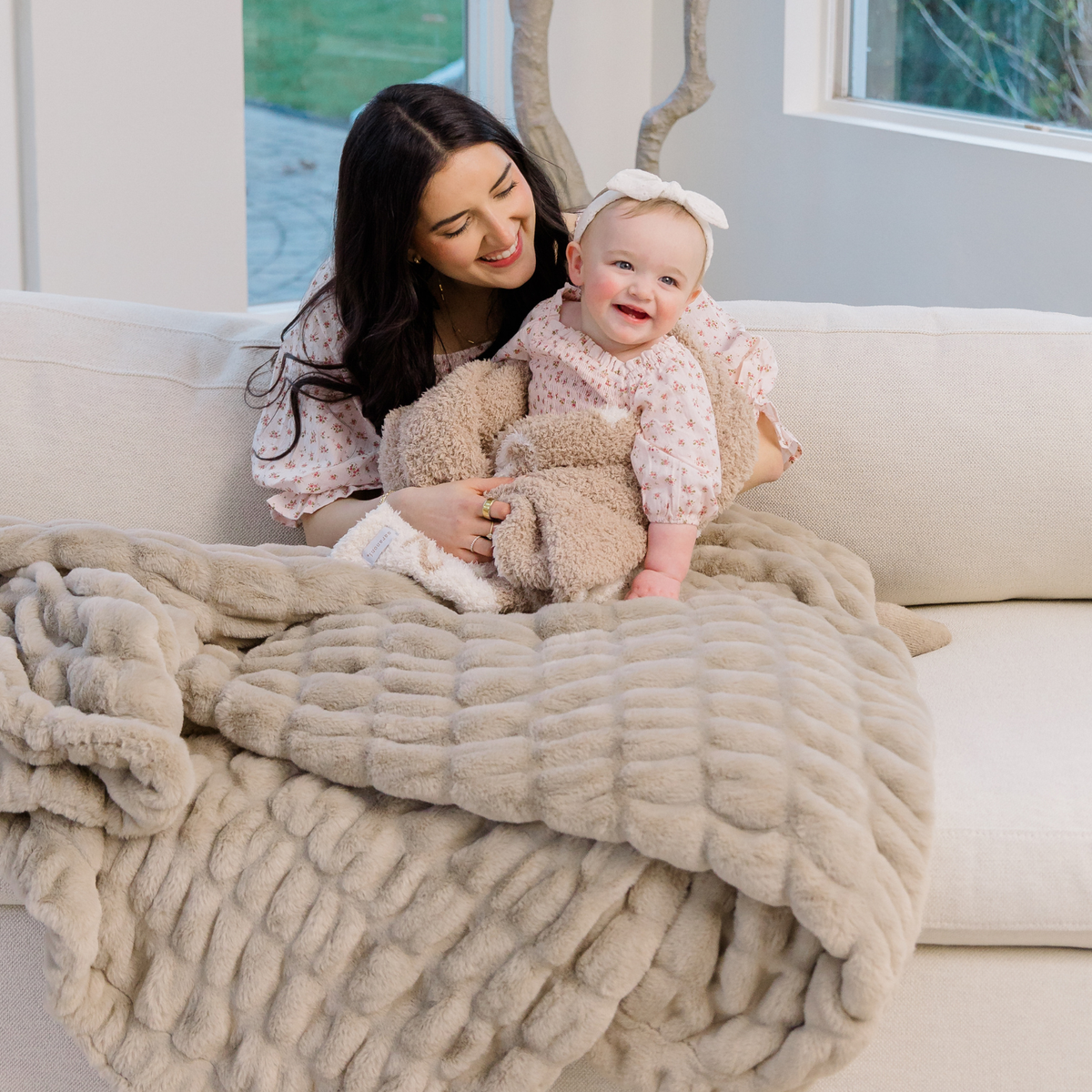 Saranoni DOUBLE RUCHED FAUX FUR THROW BLANKETS - view 34