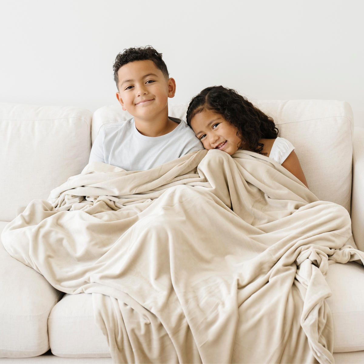 Saranoni MINKY STRETCH THROW BLANKETS in Brown Rice
