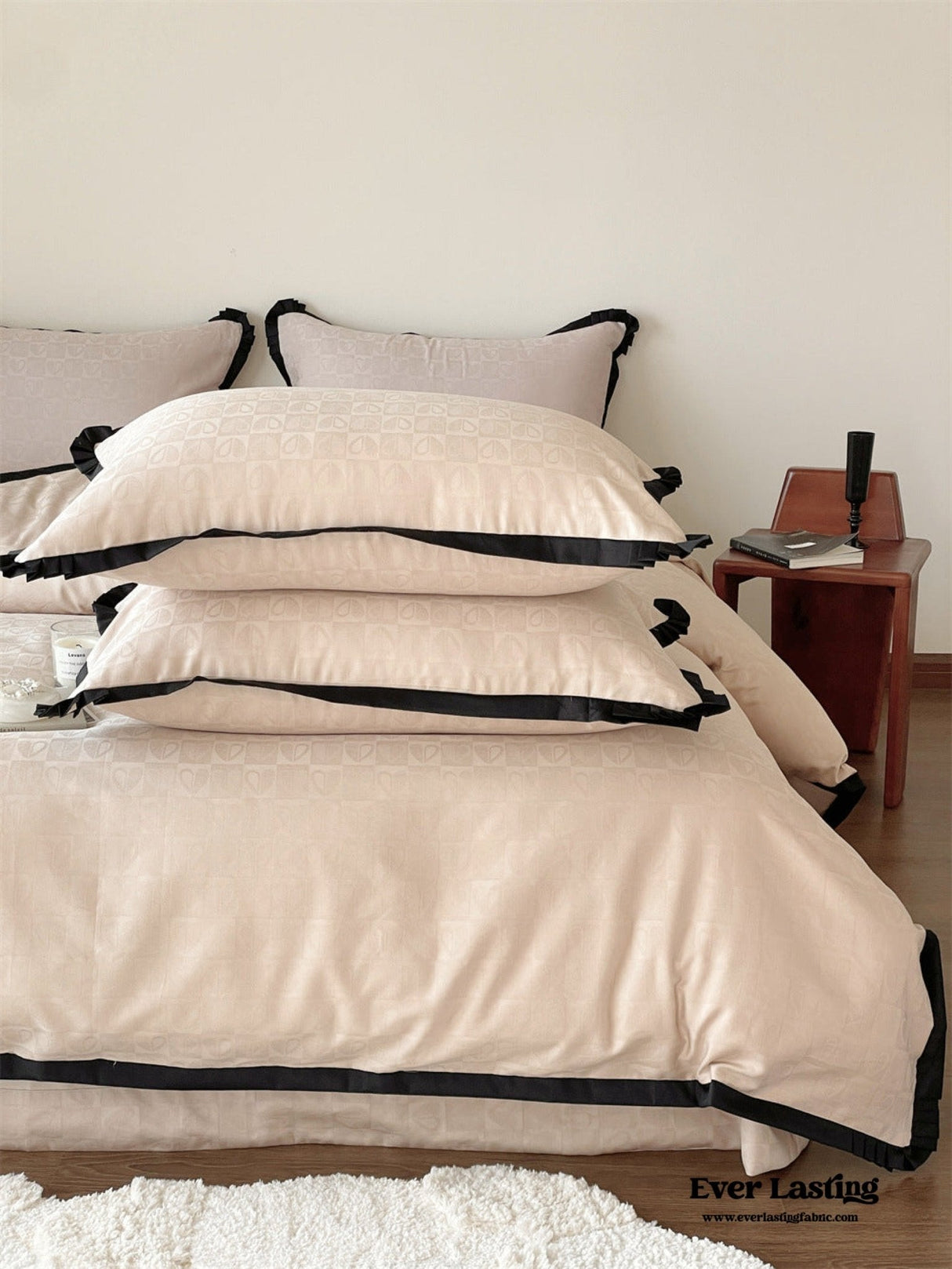 Silky Luxury Heart Textured Bedding Set / Beige