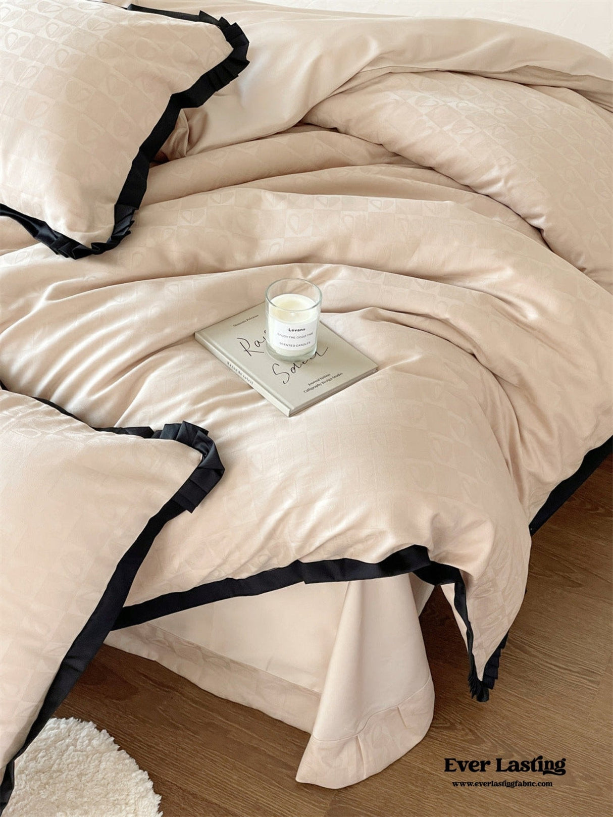 Silky Luxury Heart Textured Bedding Set / Beige
