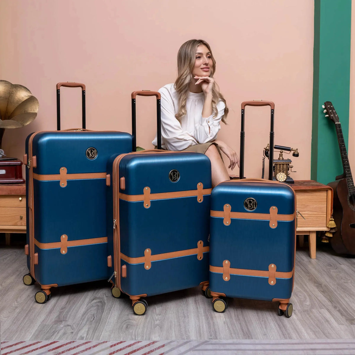 Grace 3 Piece Expandable Retro Luggage Set | Travellty