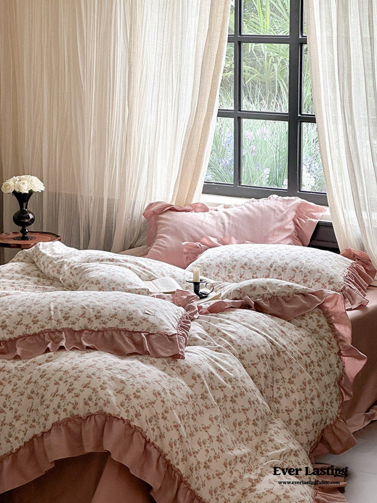 Vivienne Floral Double Gauze Bedding Set / Maroon Red