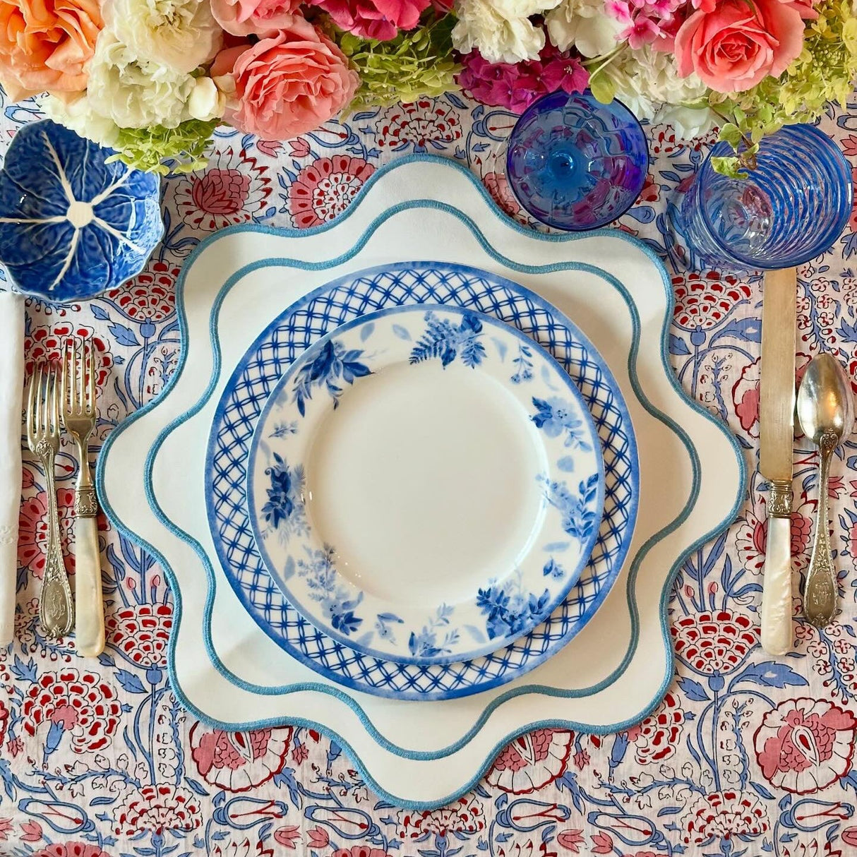 Haven White Wavy Edge Blue Trim Faux Leather Placemat